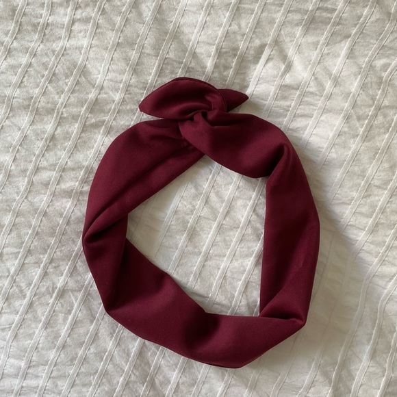 NWOT Twist Headband (maroon) - Picture 2 of 4